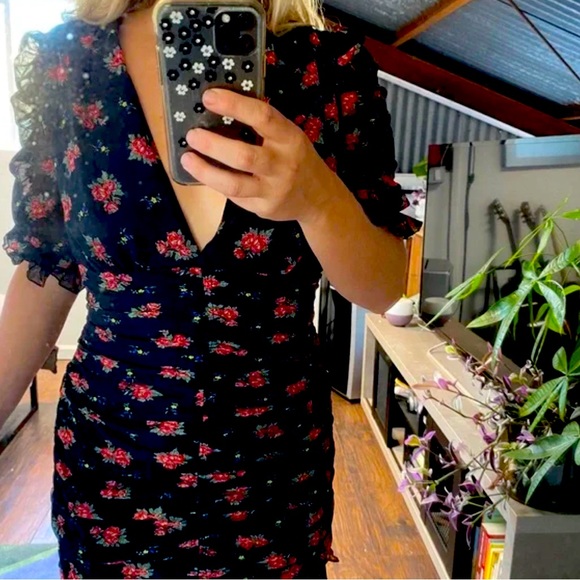 Like New Zara Bloggers fav mini dress. - Picture 4 of 4